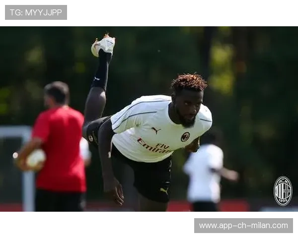 AC米兰体能课：冲刺耐力与短传精度被同时考评