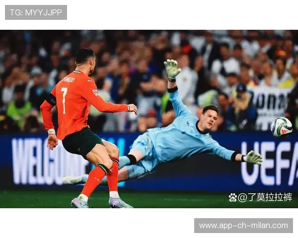 C罗强势反插接球甩开追防,展现足球的极致魅力