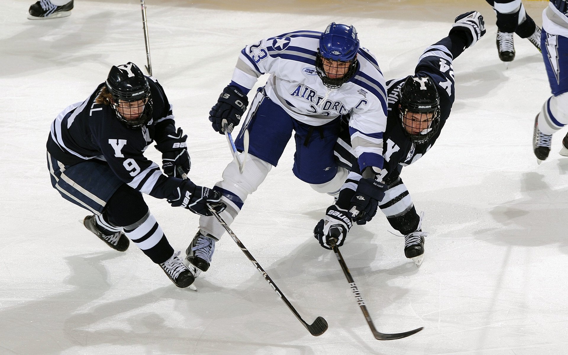 世界杯：官方纪录片拍摄记录多名球员赛前焦虑瞬间