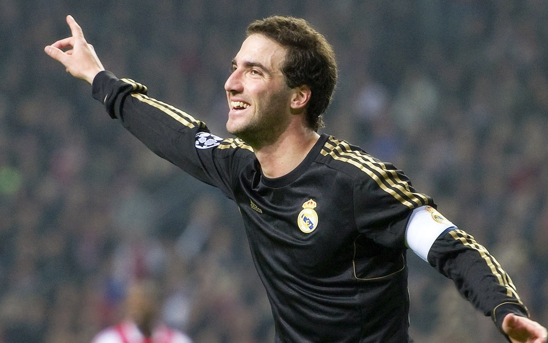 欧冠青年联赛:中后卫小将打入绝杀头球 被视为下一代防线领军人选